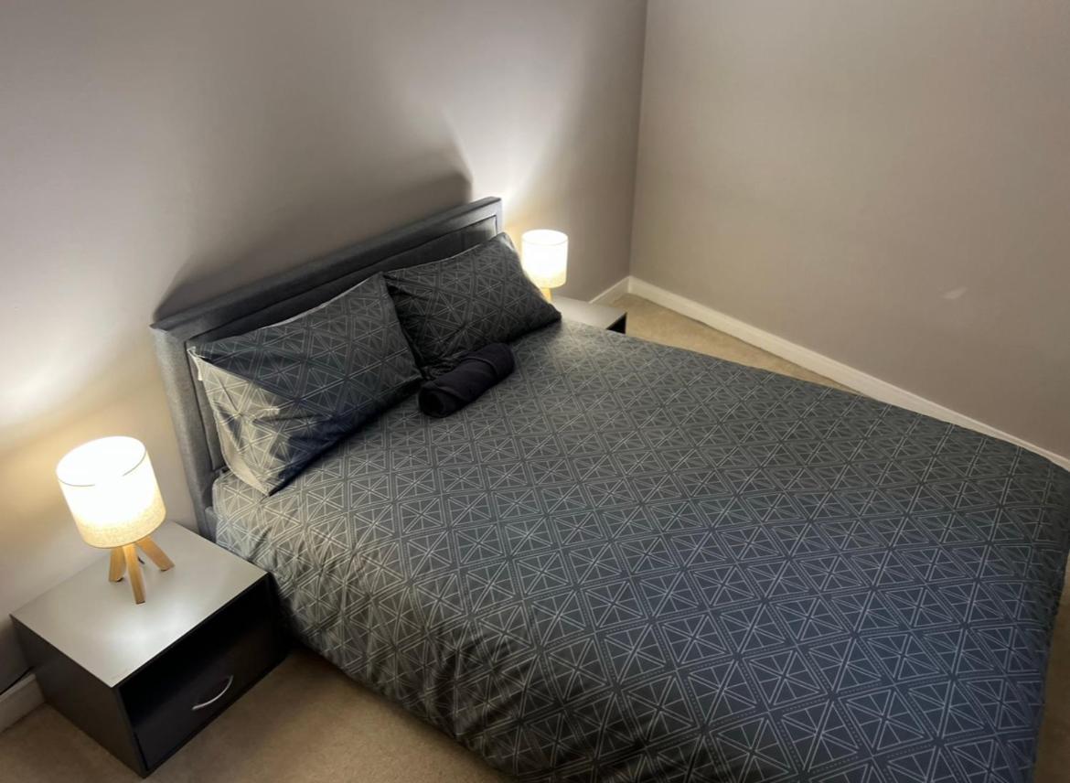 Modern Room Homestay In Apartment With Private Bathroom Croydon Exterior photo